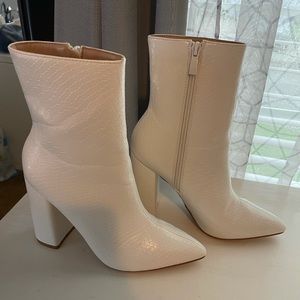 Pretty little thing size 7 never wore.